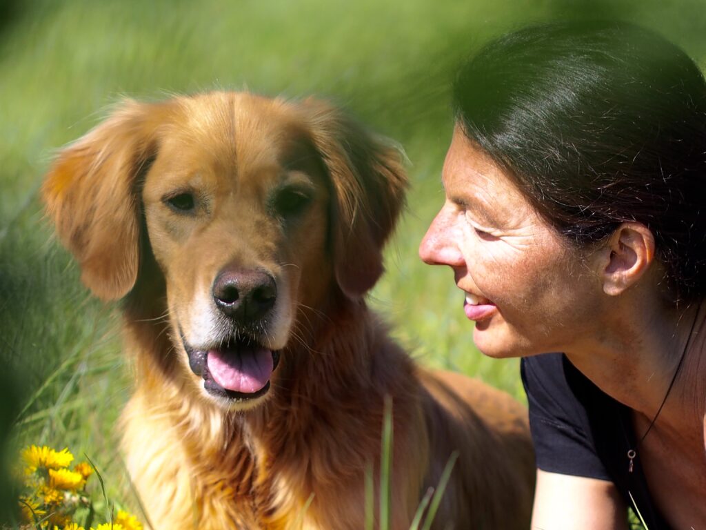Stefanie Stromann mit Hund